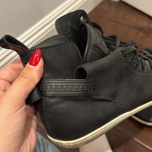 Louis Vuitton Men’s High Top Black Leather Buckle Sneakers *100% Authentic* - Picture 4 of 7